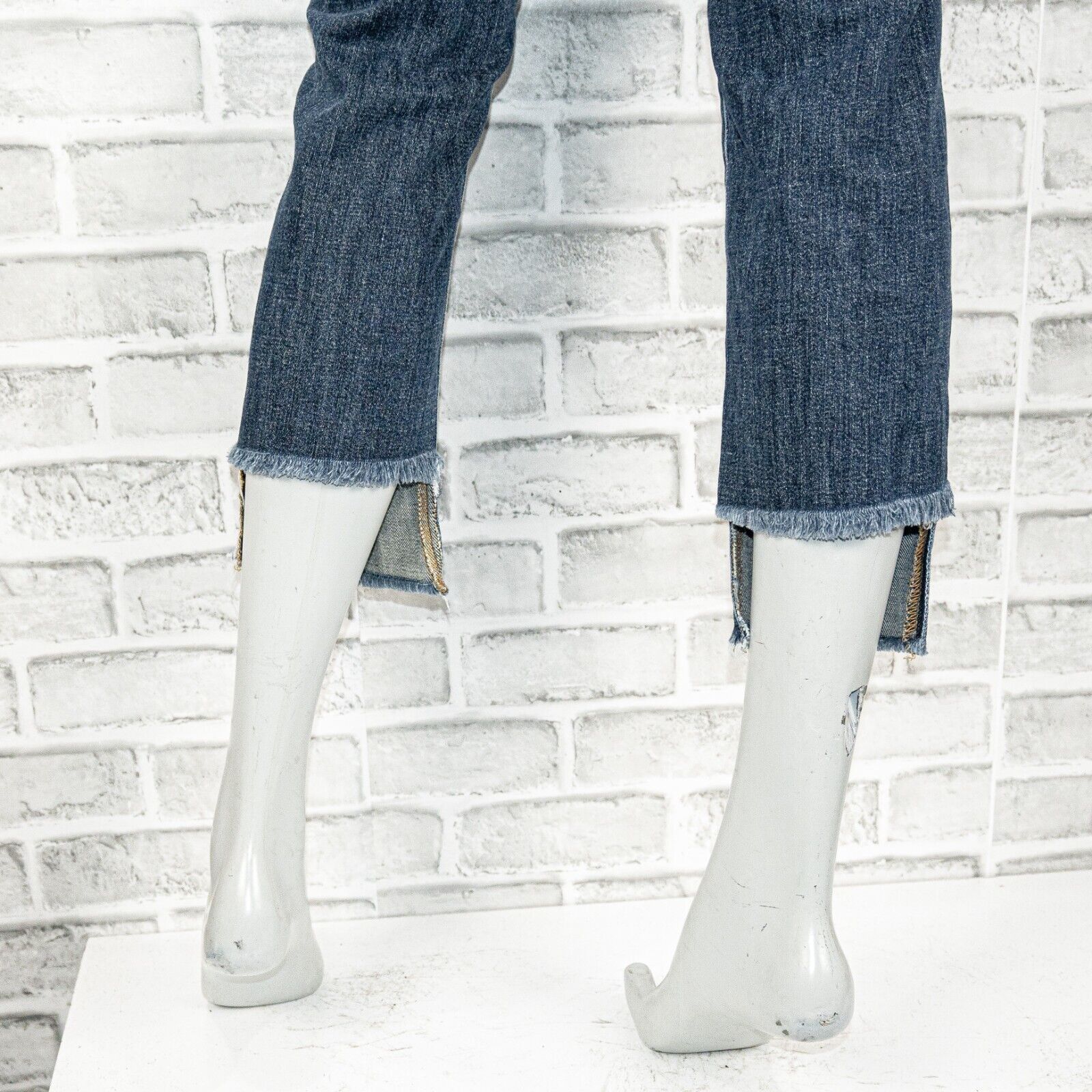 Frame FRAME Denim Le Nouveau Straight Raw cut Crop leg Jeans Size 25" / US 0 / IT 36 - 10 Thumbnail