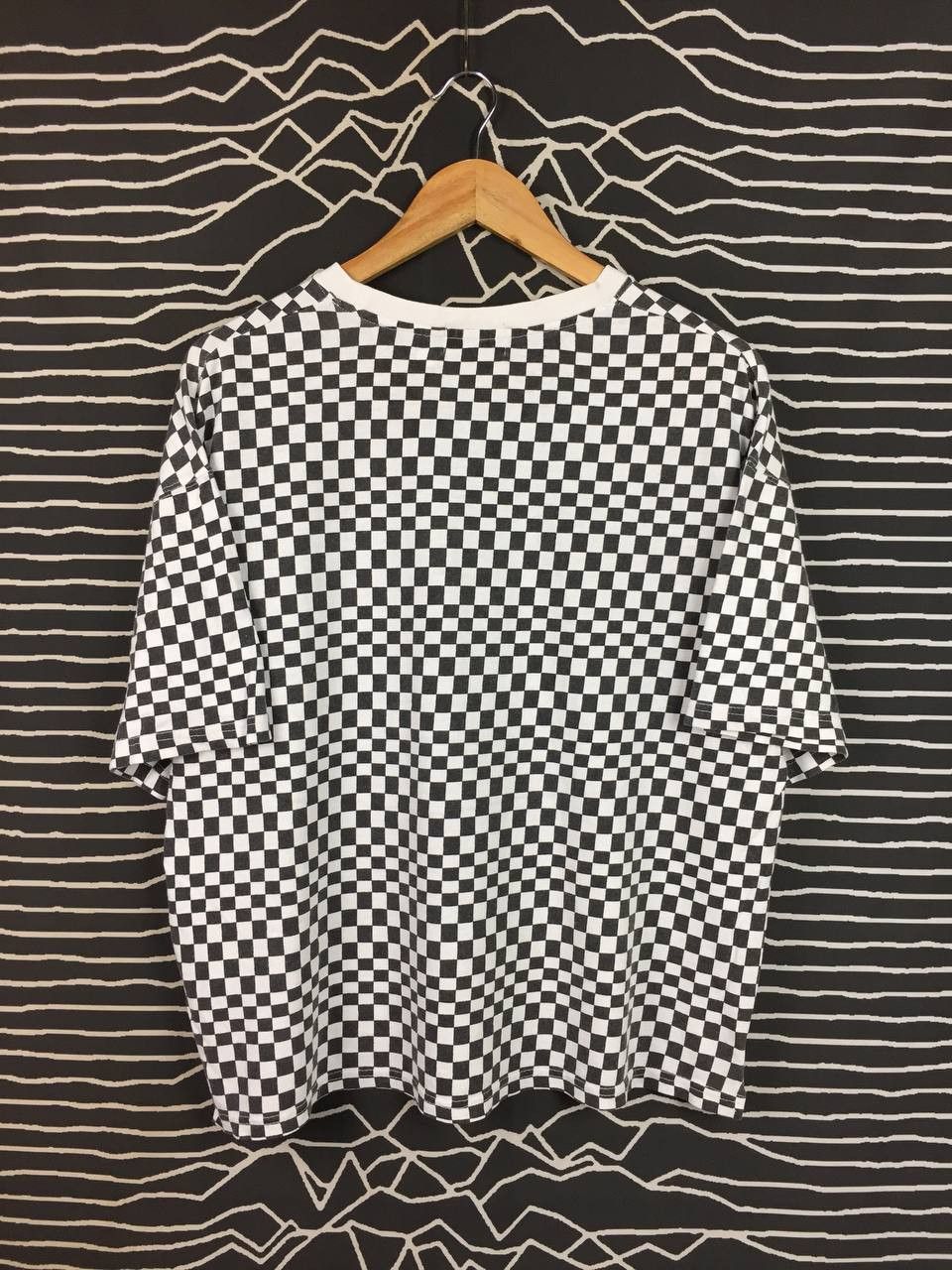 Airwalk Vtg Airwalk Skateboard Classic Checker All Over Print Tee Size US L / EU 52-54 / 3 - 6 Thumbnail