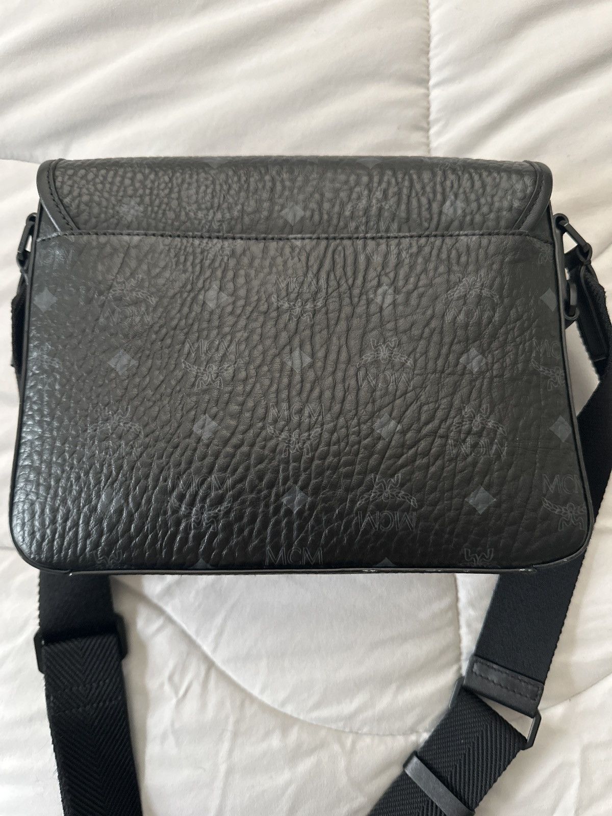 image of MCM Aren Shoulder Bag in Black, Women's