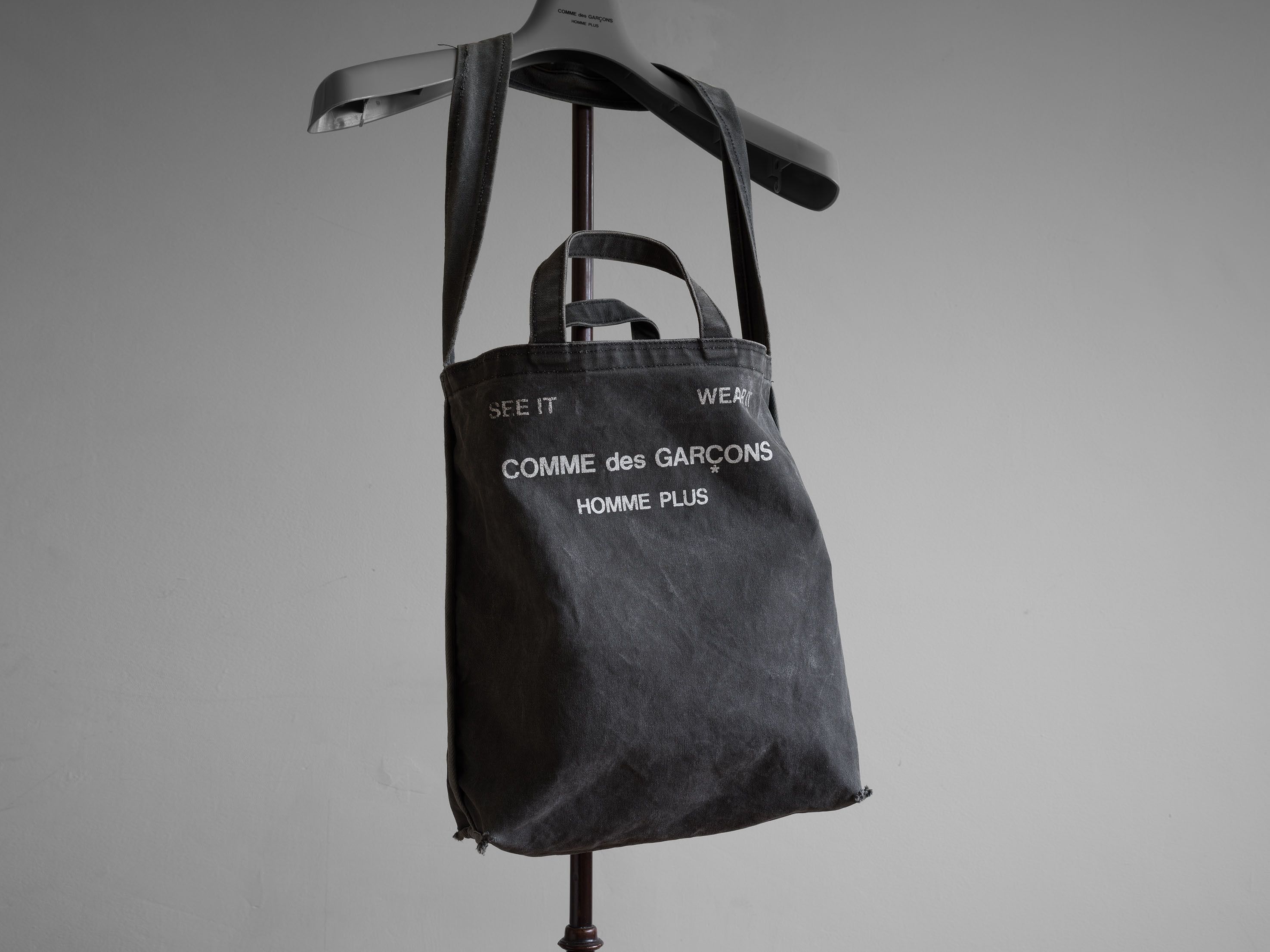 Comme des Garcons Homme Plus AW2001 COMME des GARÇONS HOMME PLUS LOGO PRINT BAG Size ONE SIZE - 4 Thumbnail