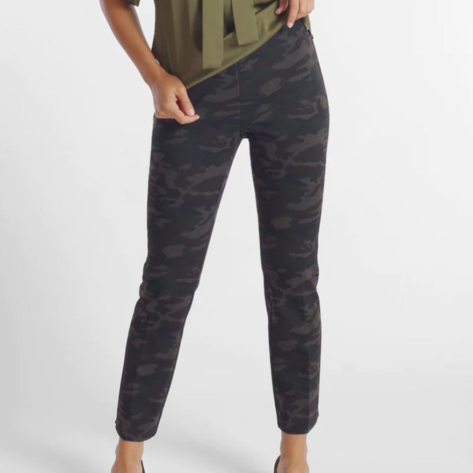 Cargo Pants Loft Camo Skinny Pants Ann Taylor LOFT Camouflage Relaxed  Skinny Jeans Size 26