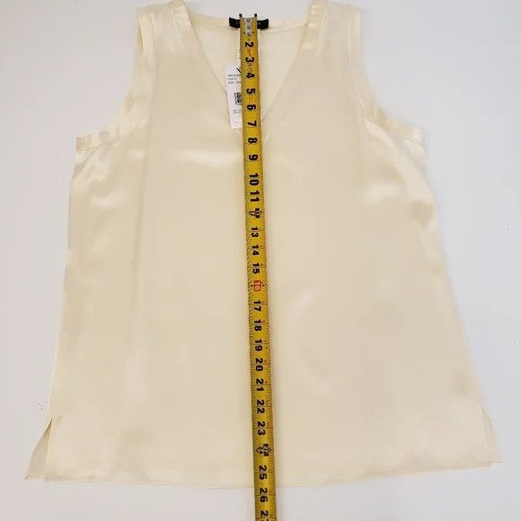 Lafayette 148 LAFAYETTE148 Perla Luxe Silk Charmeuse V-Neck Blouse - (MDS) Size S / US 4 / IT 40 - 7 Thumbnail