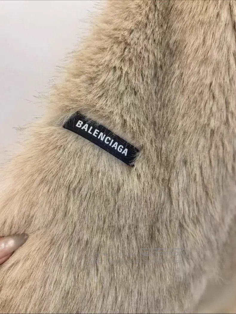 Balenciaga Balenciaga Beige faux fur coat Size 4XL / US 24-26 - 4 Thumbnail