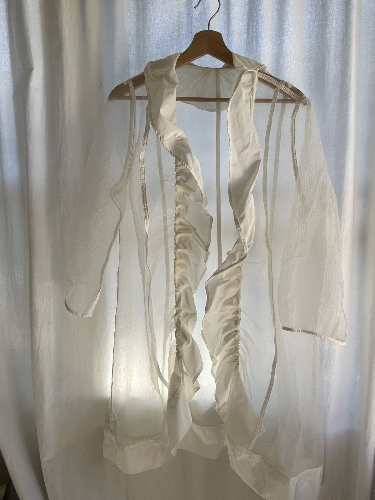 Vintage Vintage Sheer Sculptural Ruffle Shirt Avant Garde White Size M / US 6-8 / IT 42-44 - 1 Thumbnail