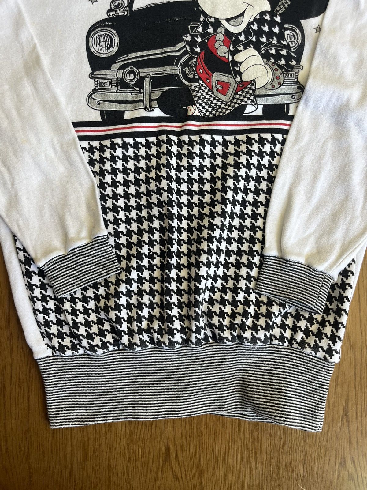 Disney Vintage Minnie Mouse Pop Stars 90’s By The Walt Disney Size US M / EU 48-50 / 2 - 10 Thumbnail