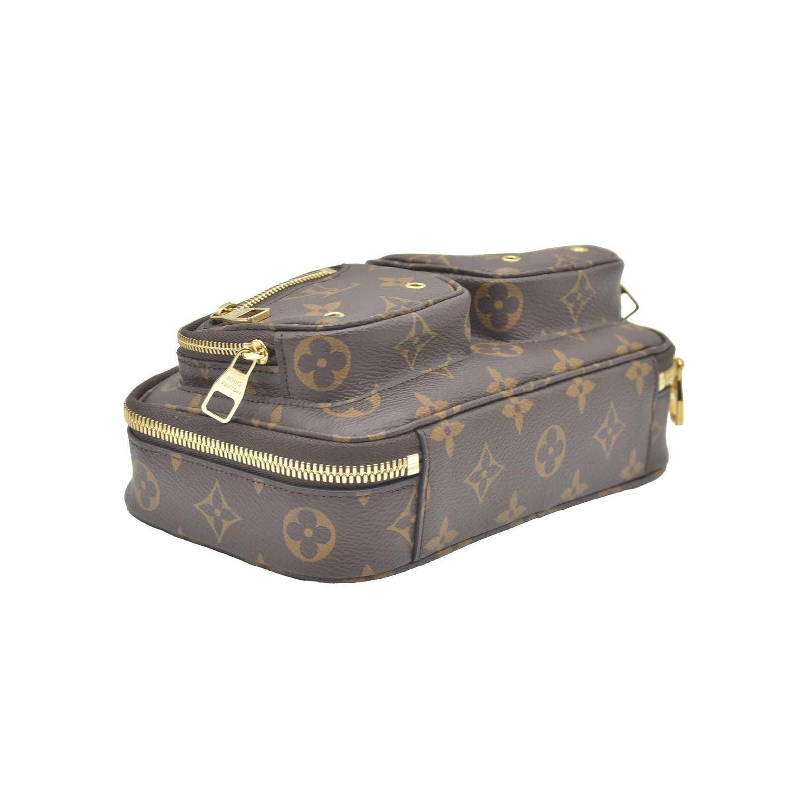 Louis Vuitton $3300 Louis Vuitton Monogram Utility Crossbody RFID Size ONE SIZE - 11 Thumbnail