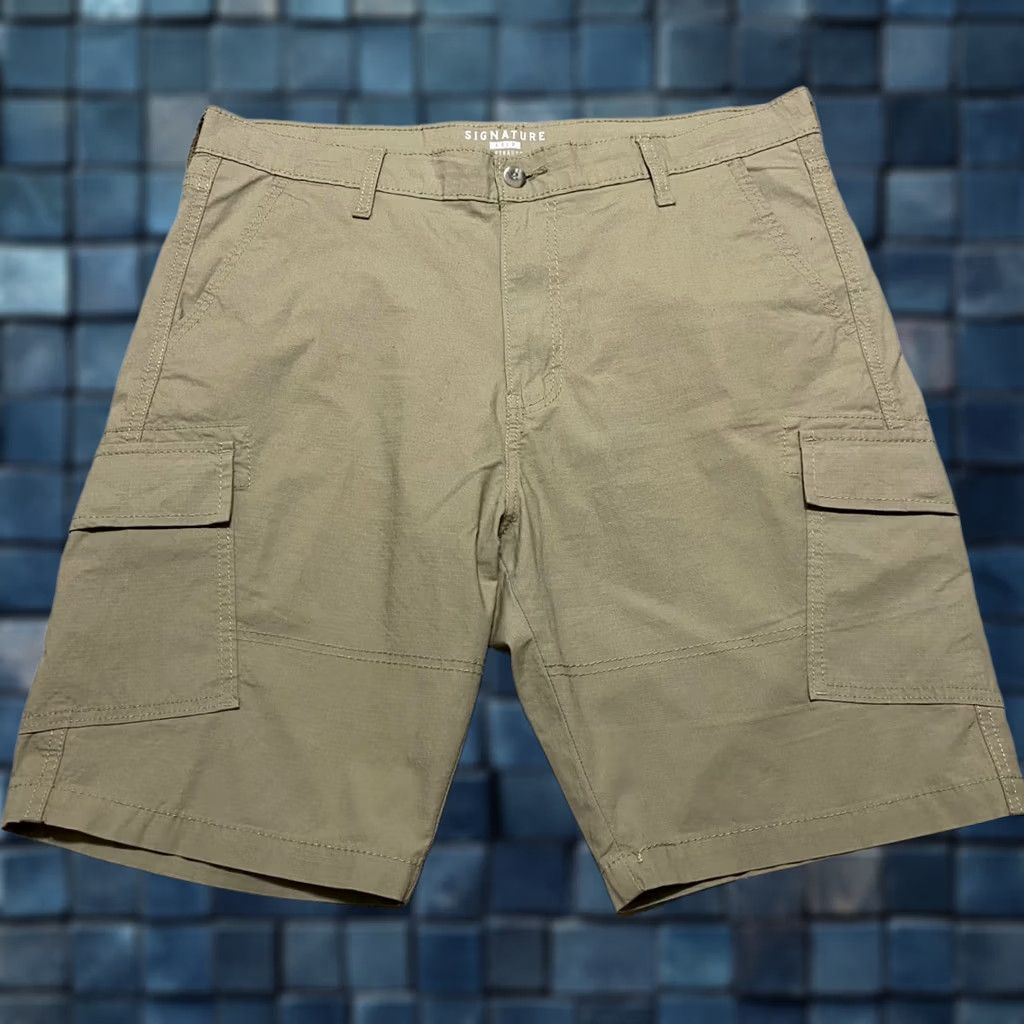 Vintage Signature by Levi Strauss & Co. Levi's Signature Mens Shorts Cargo Beige 36 Mid Rise Utility Pocketed Outdoor Cotton Spandex Casual Wear Mens Size US 36 / EU 52 - 1 Thumbnail