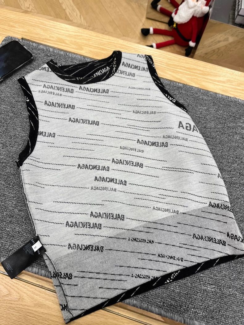 Balenciaga Balenciaga Knit Vest Top Size US S / EU 44-46 / 1 - 3 Thumbnail