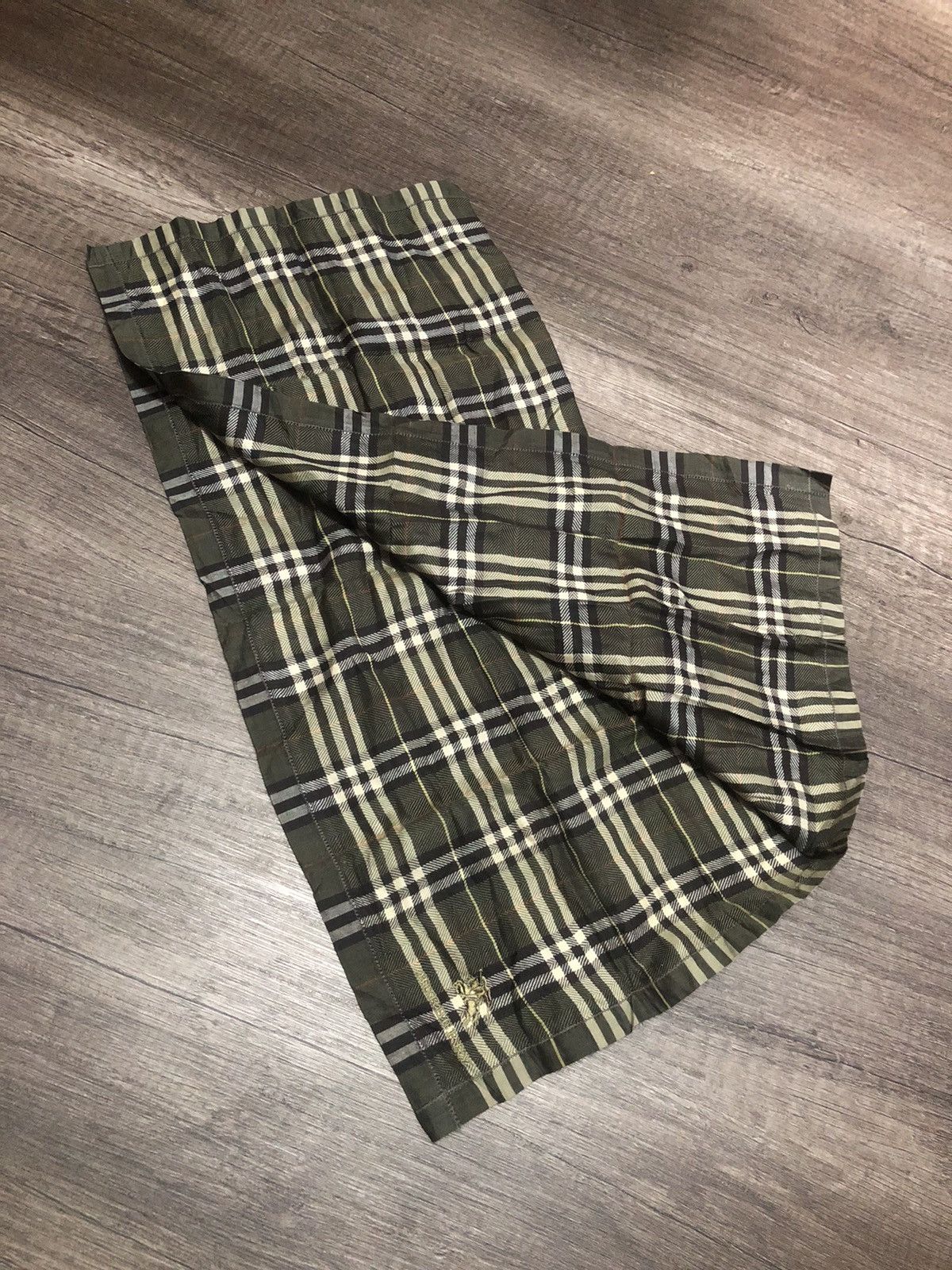 Burberry × Vintage BURBERRY HANDKERCHIEF 8x8" INCHES Size ONE SIZE - 2 Thumbnail