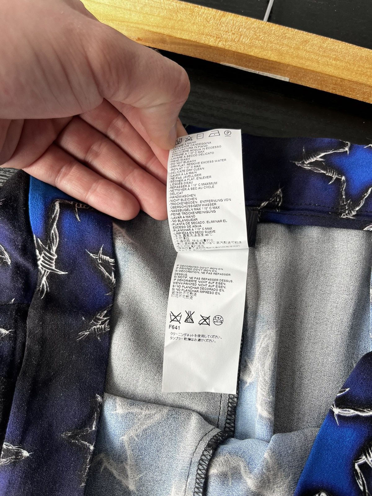 Just Cavalli × Roberto Cavalli Just Cavalli barbwire stars print shorts Size 30" / US 8 / IT 44 - 12 Thumbnail