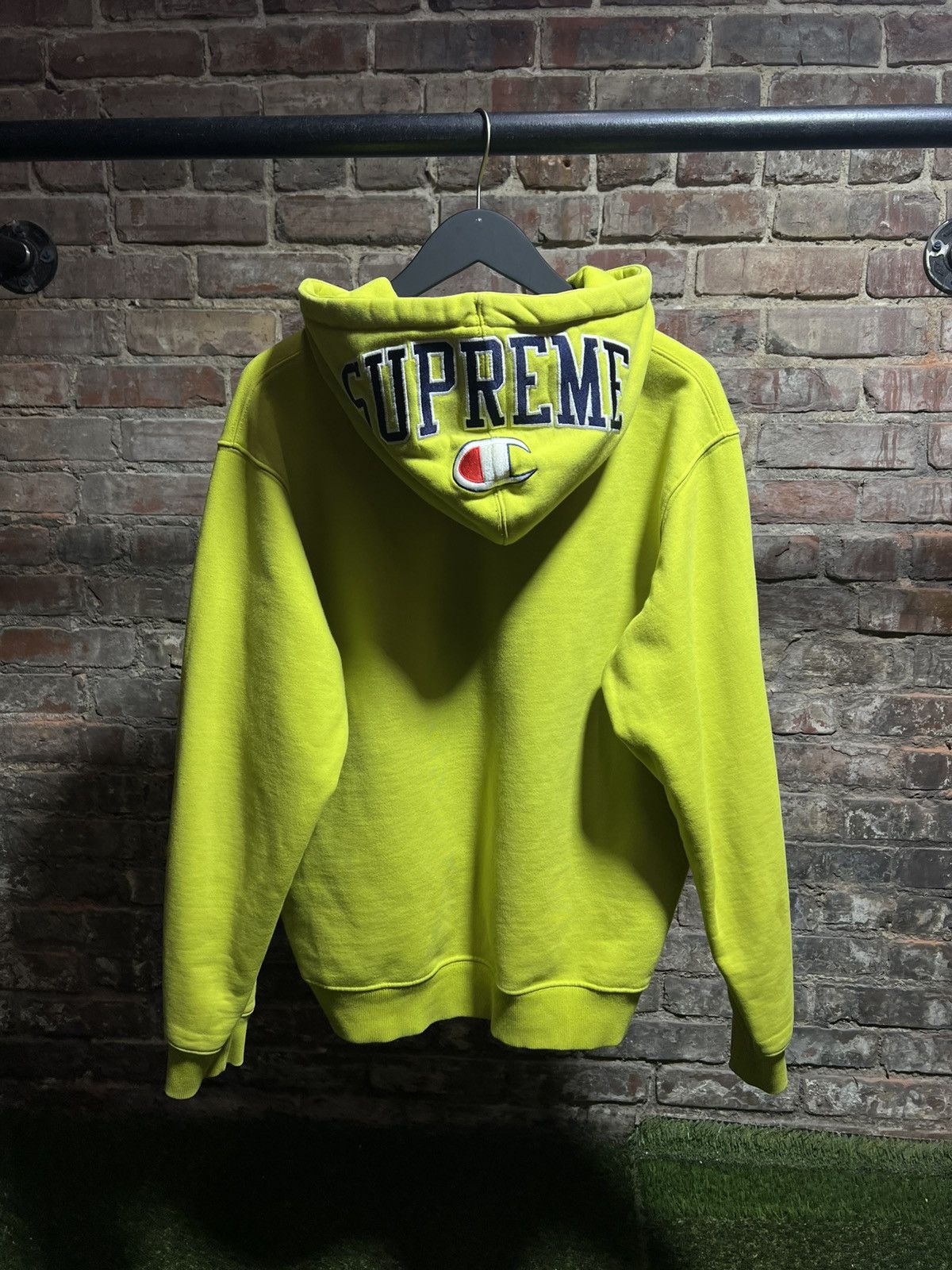 Champion × Supreme Supreme x Champion Hood Logo Neon Zip-Up Size US L / EU 52-54 / 3 - 2 Thumbnail