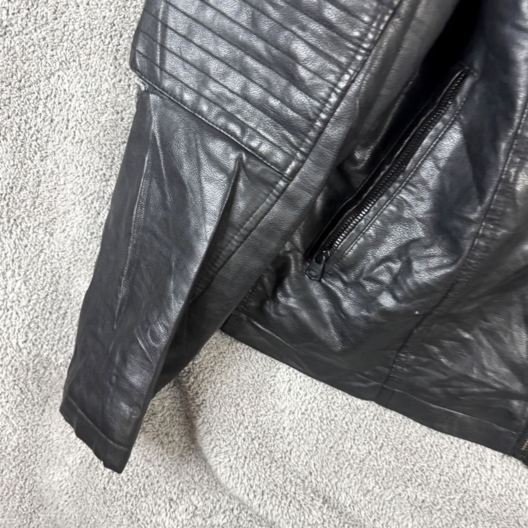 Levi's Levi's Jacket Mens Large Black Faux Leather Hooded Moto Full Zip Quilted Lined Size US L / EU 52-54 / 3 - 2 Thumbnail