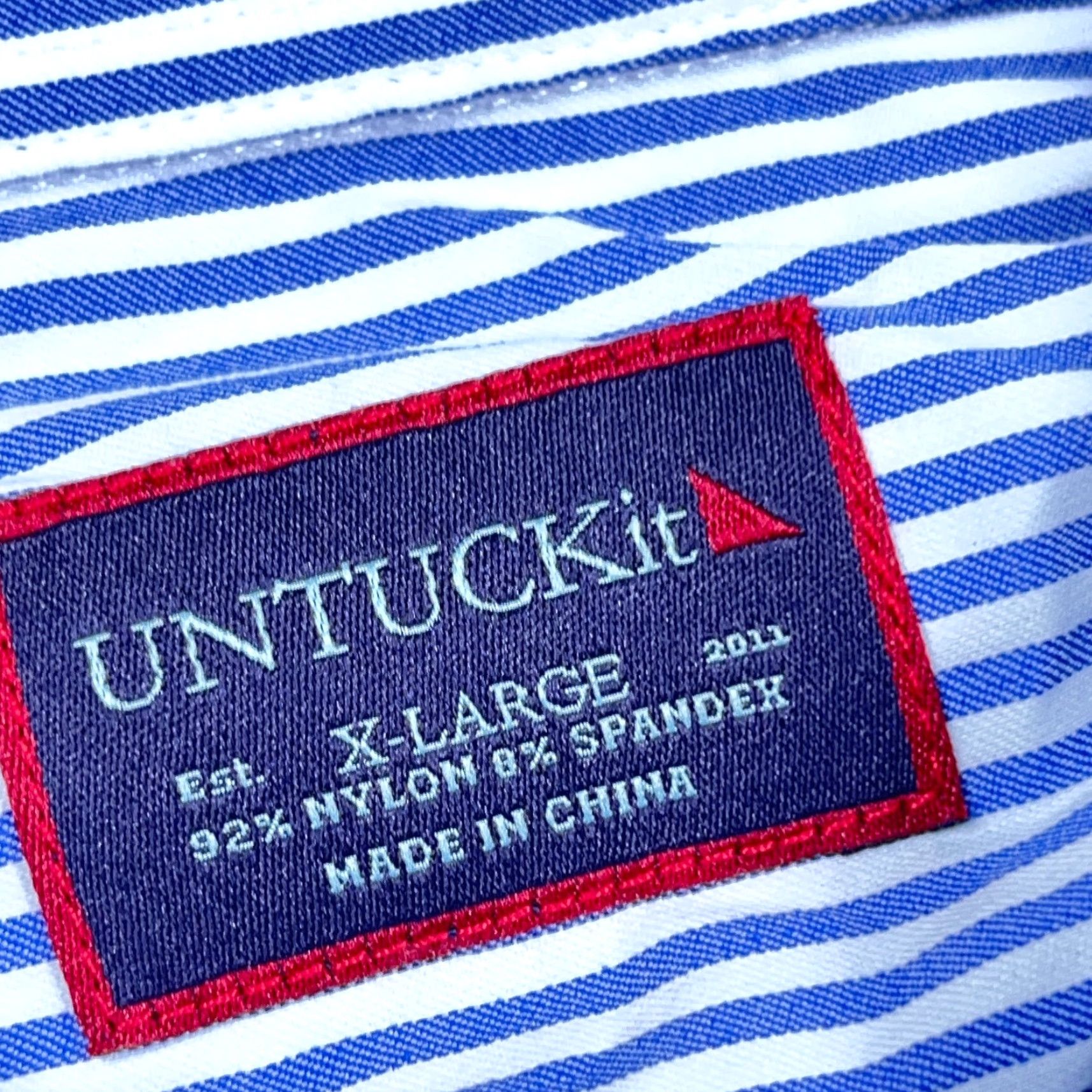 UNTUCKit UNTUCKit Shirt Men XL Blue White Striped Button Up Nylon Performance Dress Shirt Size 46R - 4 Thumbnail