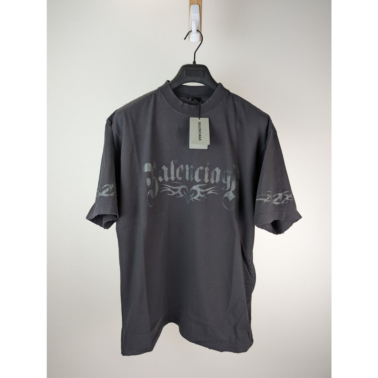 Balenciaga o1rshd1 Medium Fit T-Shirt in Washed Black / Anthracite Size US M / EU 48-50 / 2 - 8 Thumbnail