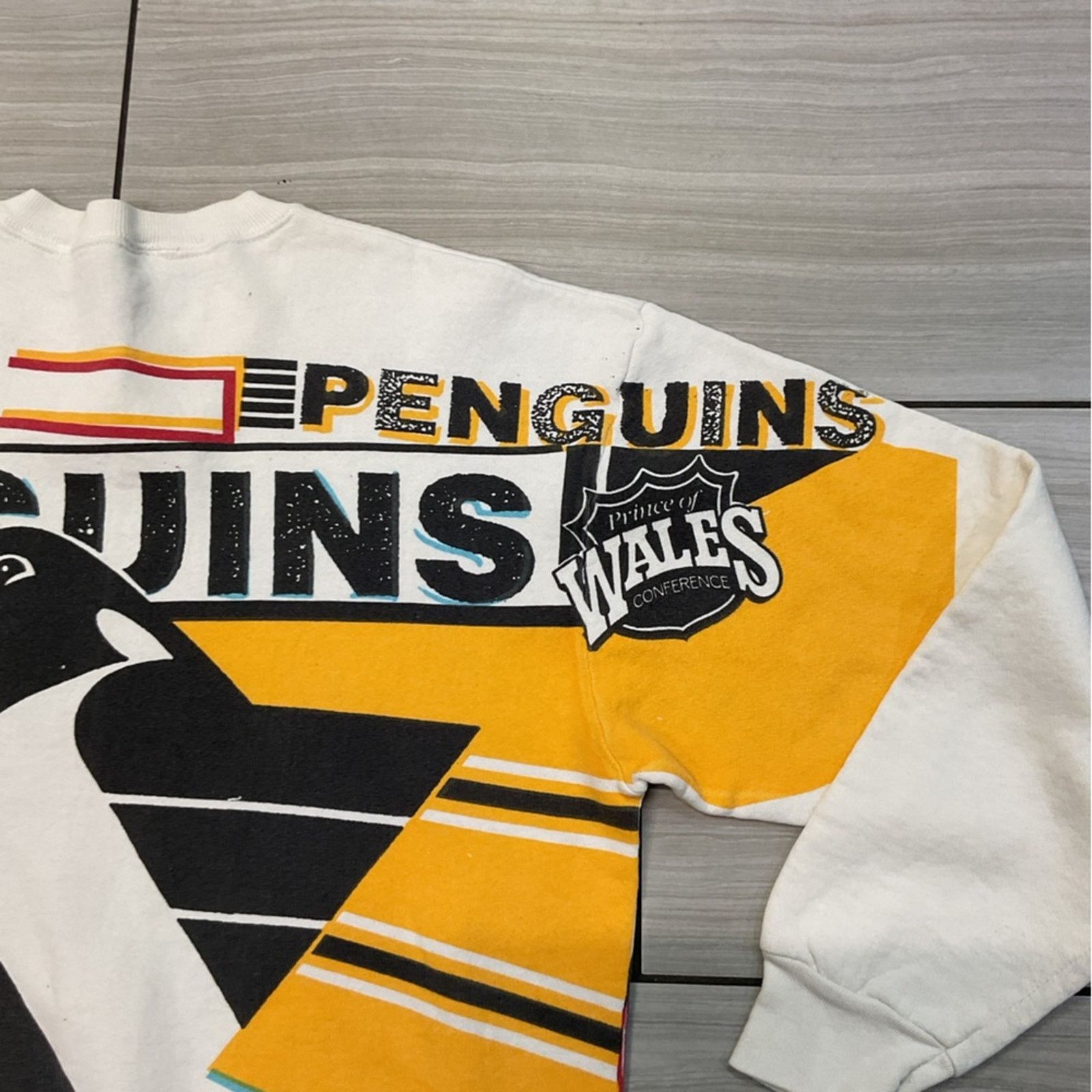 NHL Vintage NHL Magic Johnson Pittsburgh Penguins AOP Sweatshirt Size US XL / EU 56 / 4 - 4 Thumbnail
