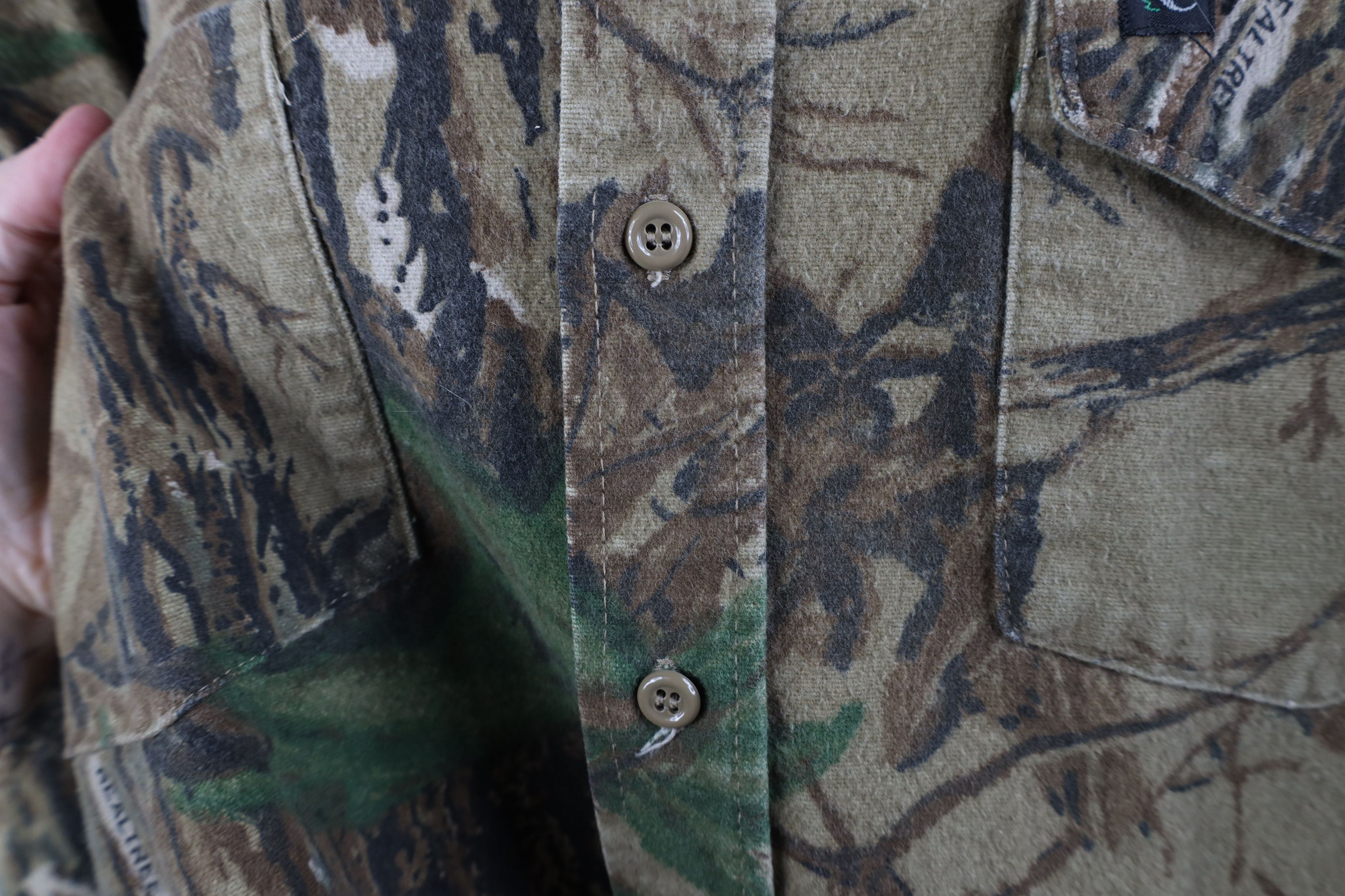 Vintage Vintage 90s Streetwear Realtree Camouflage Button Shirt USA Size US XL / EU 56 / 4 - 6 Thumbnail