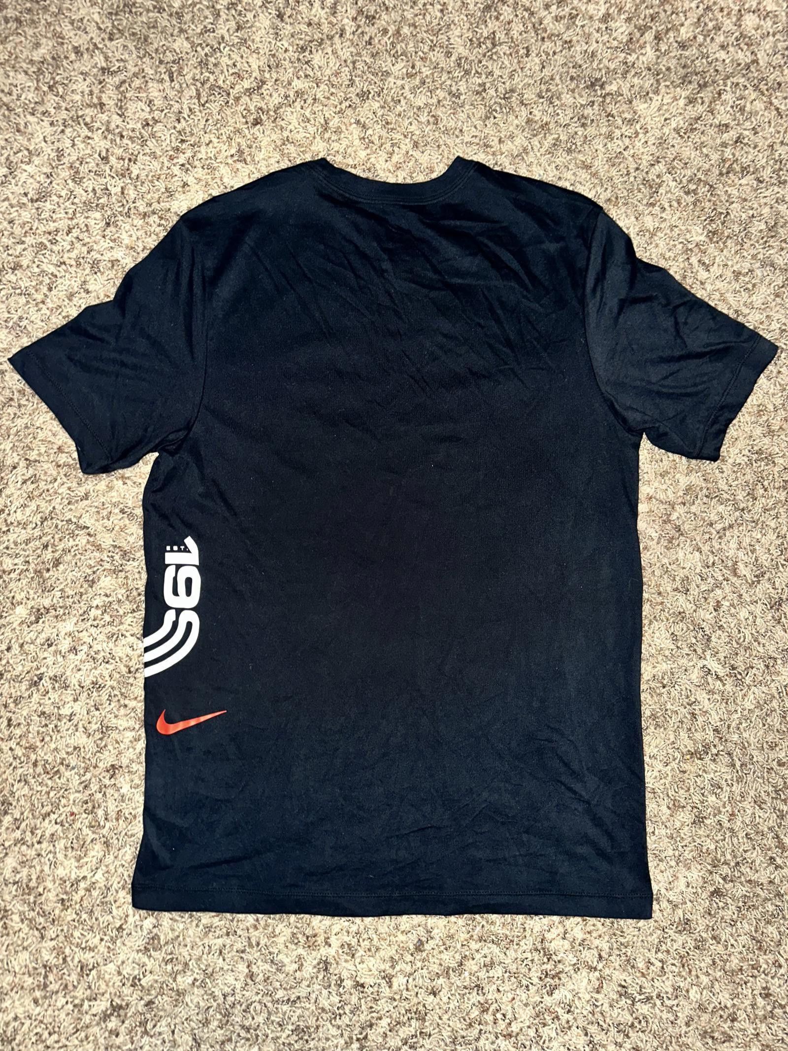 Nike Nike Kyrie Irving Dry Tee SS Black Sample Size US M / EU 48-50 / 2 - 7 Thumbnail