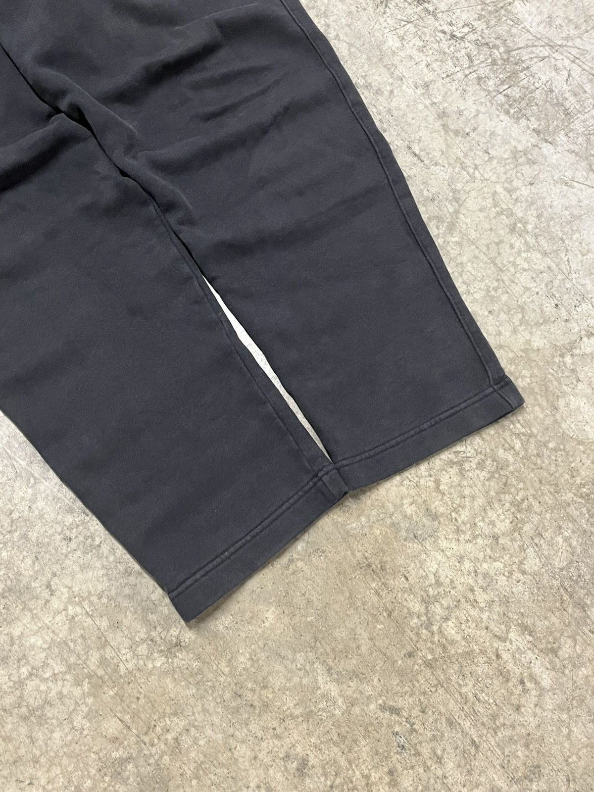 Vintage Nike sweatpants baggy fit wide leg streetwear hype cozy Size US 30 / EU 46 - 7 Thumbnail