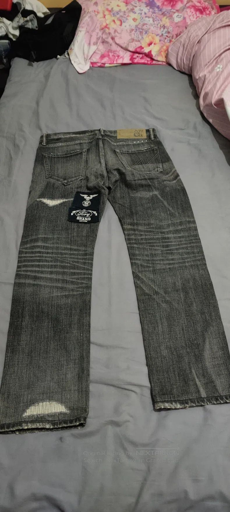 Neighborhood Neighborhood size M Jeans Size US 27 - 3 Thumbnail