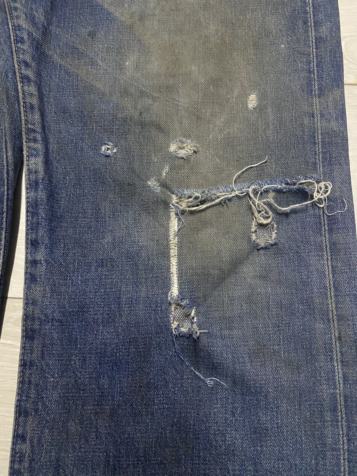 Levi's Vintage Levis 702xx Big E Japan Buckle Back Destroy Baggy Size US 35 - 11 Thumbnail
