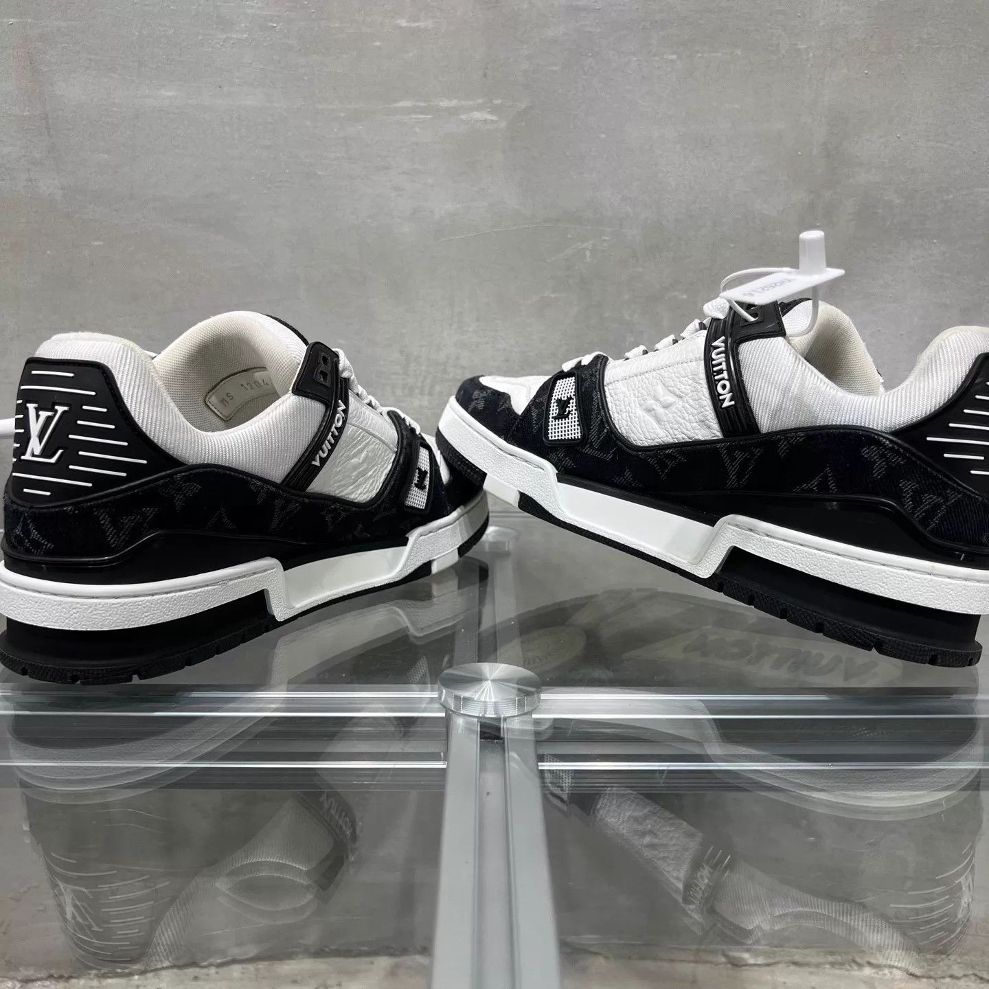 Louis Vuitton LV Trainer Black & White Denim UK7.5/41.5 Size US 8.5 / EU 41-42 - 5 Thumbnail