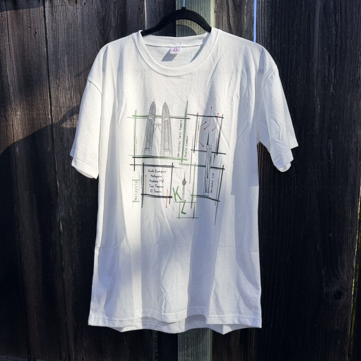 Other Classic Asia KL Kuala Lumpur Graphic Tee White Size F Size US L / EU 52-54 / 3 - 8 Thumbnail