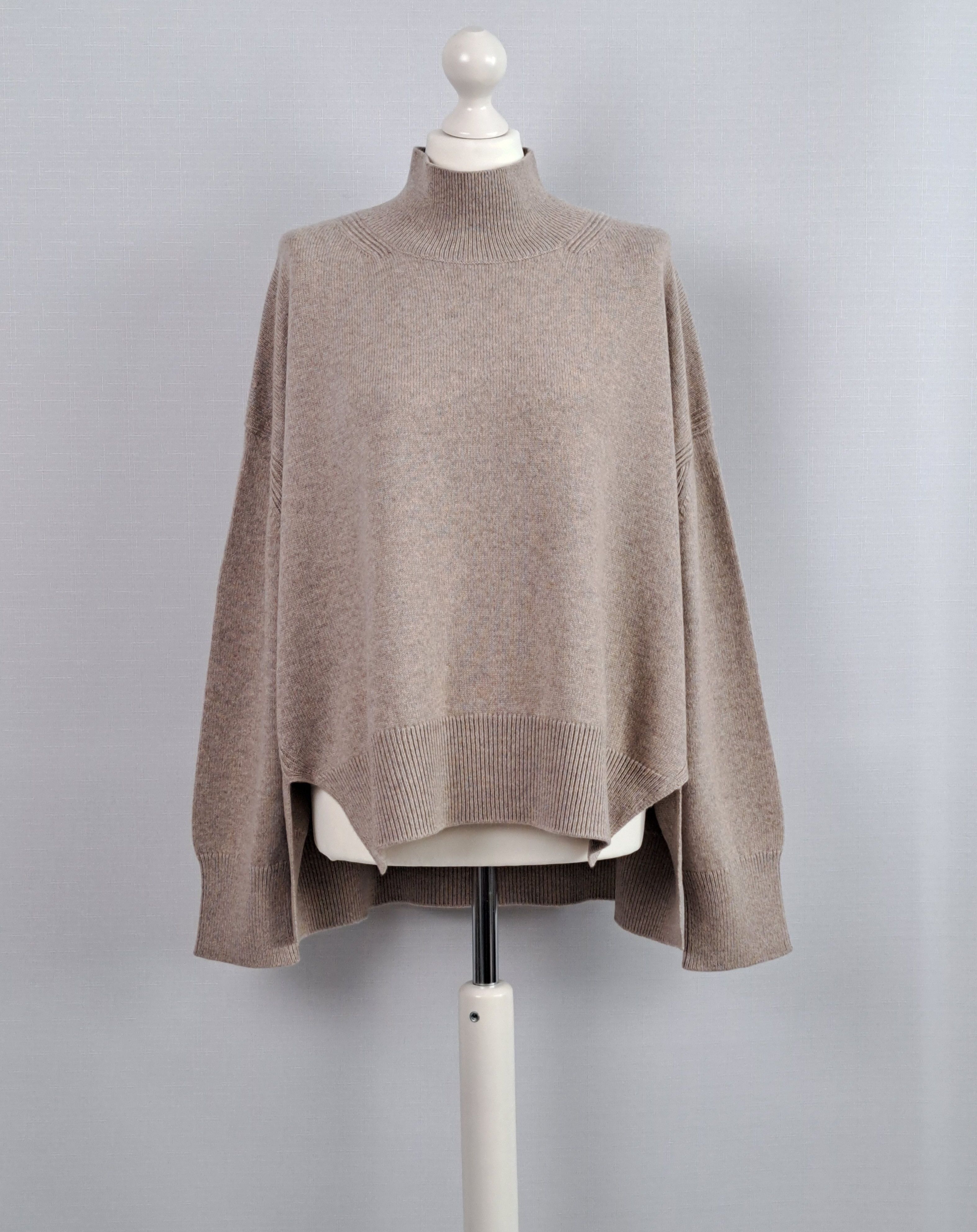 Barrie BARRIE Iconic oversized roll-neck cashmere jumper. Size L Size L / US 10 / IT 46 - 1 Thumbnail