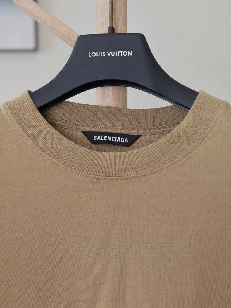 Balenciaga Balenciaga Khaki Round Neck Letter Embroidered Logo Short Size US L / EU 52-54 / 3 - 3 Thumbnail