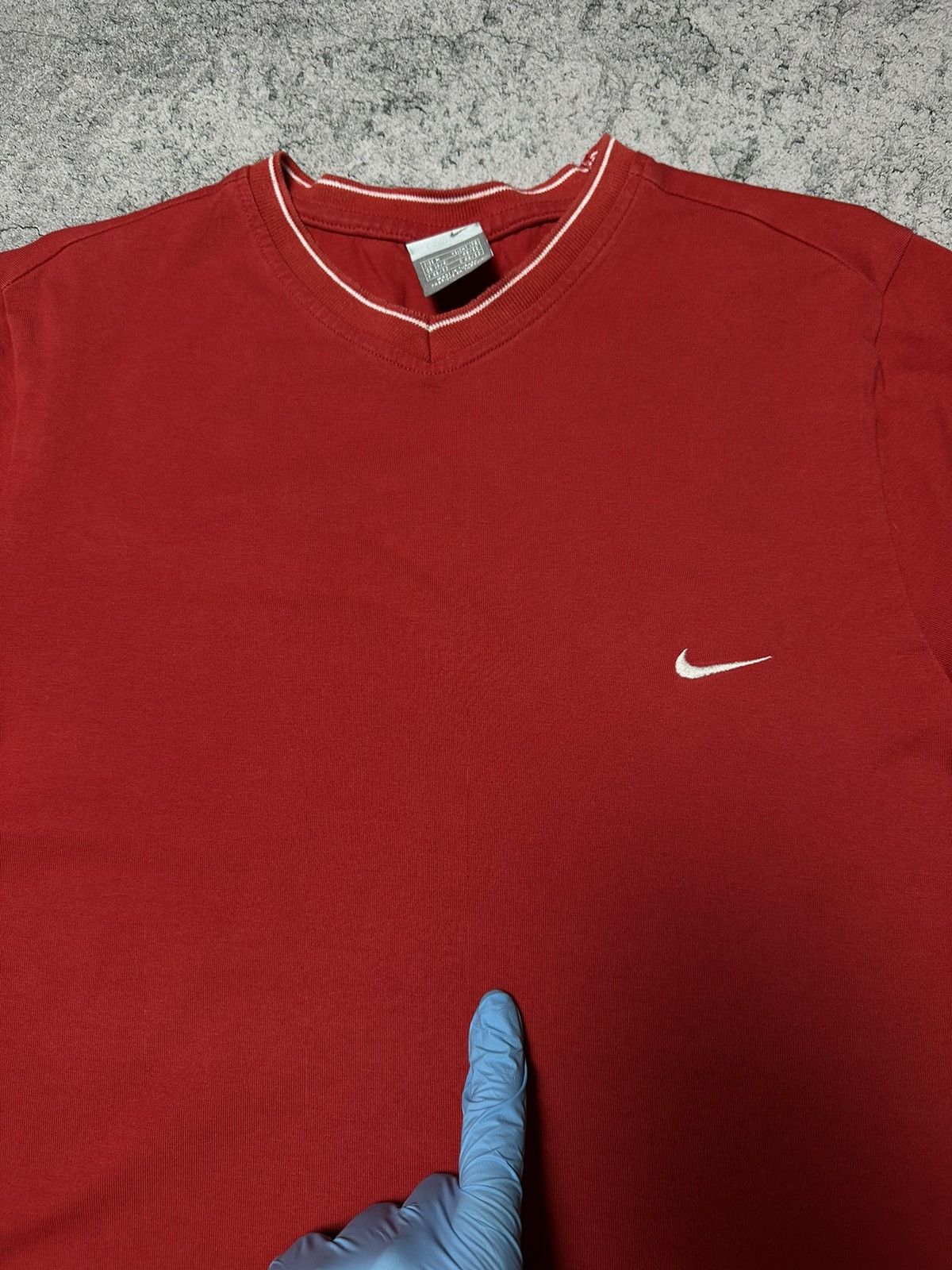 Nike × Vintage Vintage Nike Red Small Swoosh Y2K Tee Size US M / EU 48-50 / 2 - 7 Thumbnail