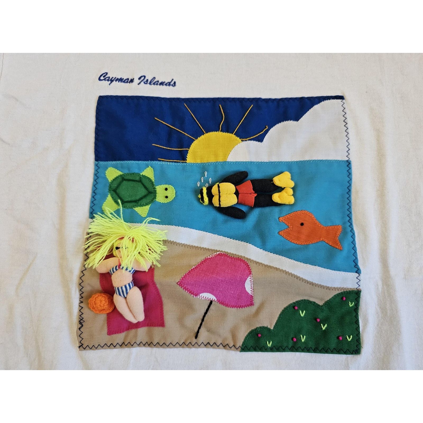 Other Cayman Islands T-shirt Applique 3D Embroidered White L 1990s Size US L / EU 52-54 / 3 - 2 Thumbnail