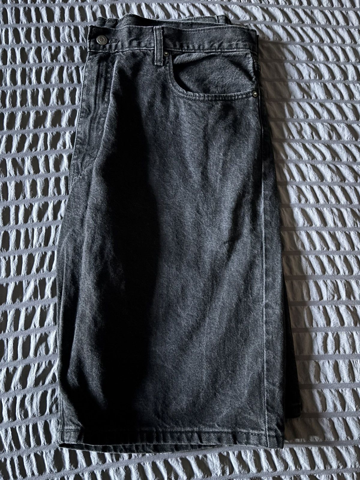 Levi's Black denim shorts Size US 40 / EU 56 - 3 Thumbnail