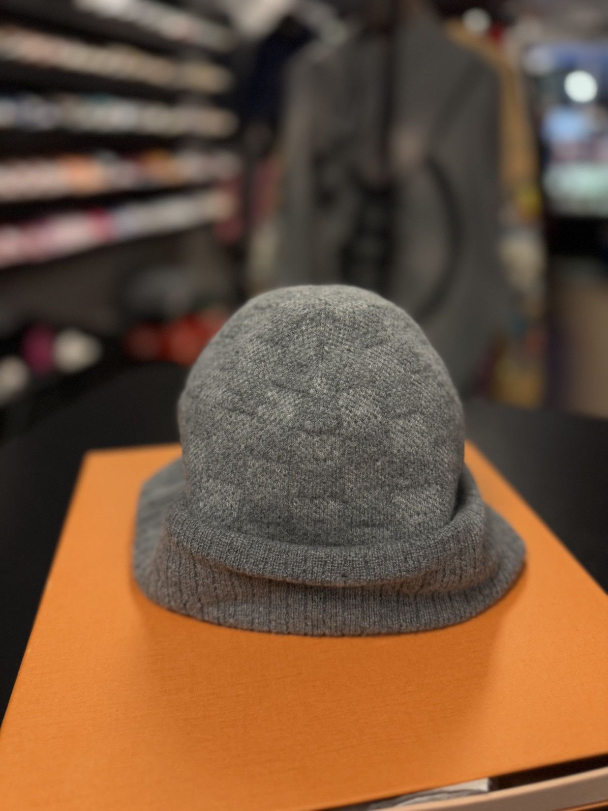 Louis Vuitton Louis Vuitton Grey Beanie Box + Reciept Size ONE SIZE - 10 Thumbnail
