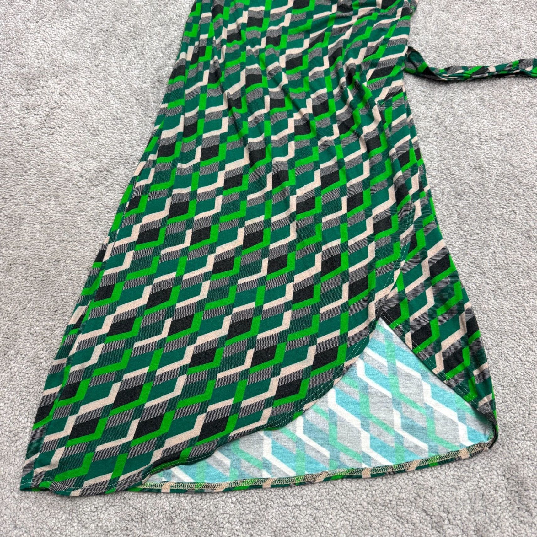 Vintage Saint + Sofia Geometric Chevron Midi Wrap Dress Womens 4 Green Asymmetric Hem Long Sleeve Square Neck Belted Dress Wrap Size S / US 4 / IT 40 - 5 Thumbnail