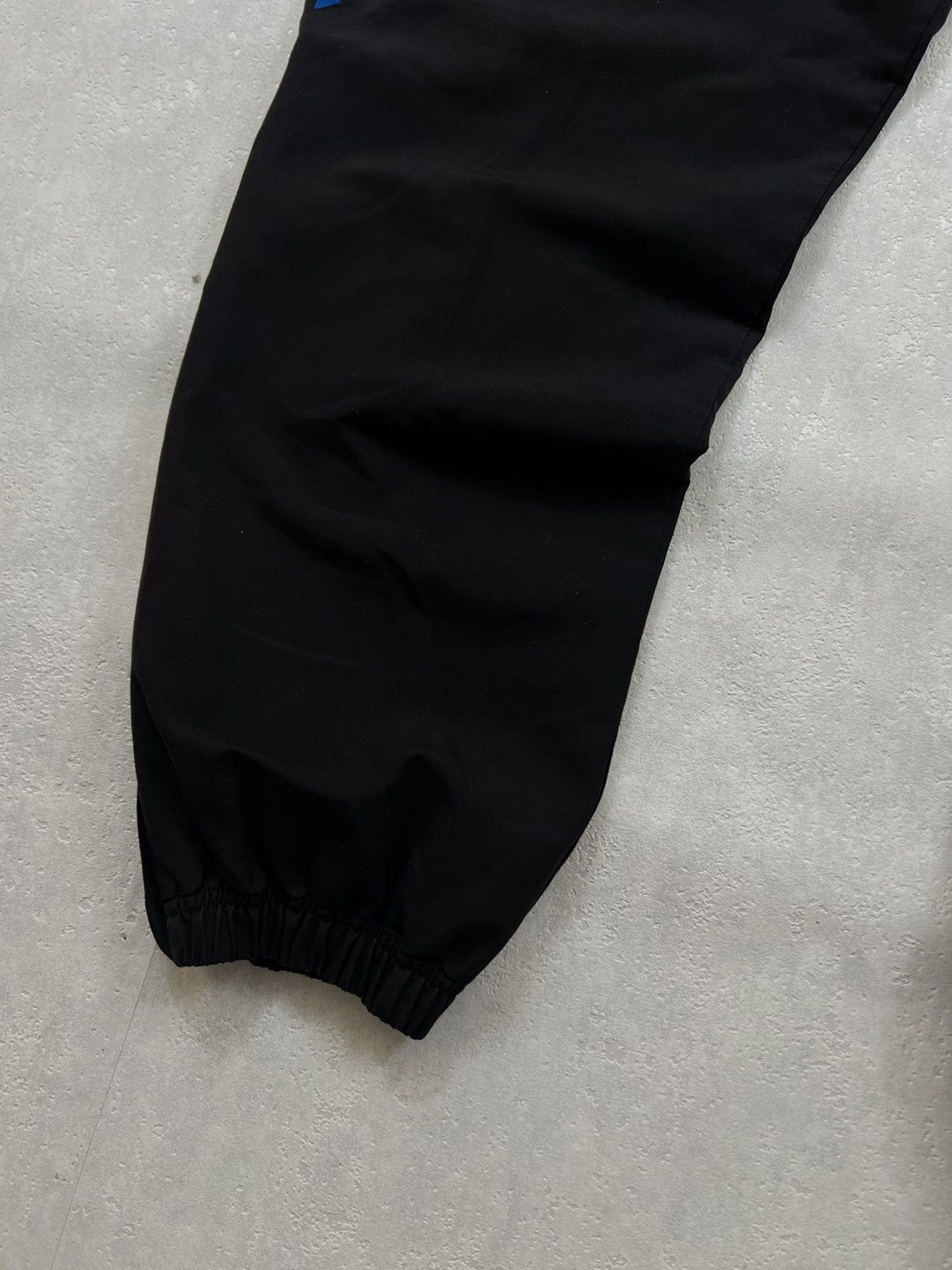 Adidas 00’s ADIDAS RETRO BAGGY 3 STRIPES TRACK PANTS Y2K Size US 32 / EU 48 - 3 Thumbnail