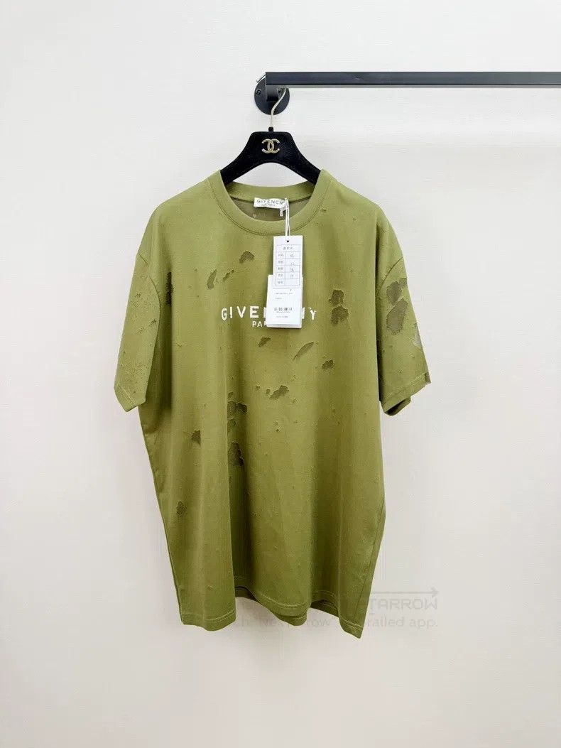 Givenchy Givenchy Short Sleeve Size US M / EU 48-50 / 2 - 1 Thumbnail