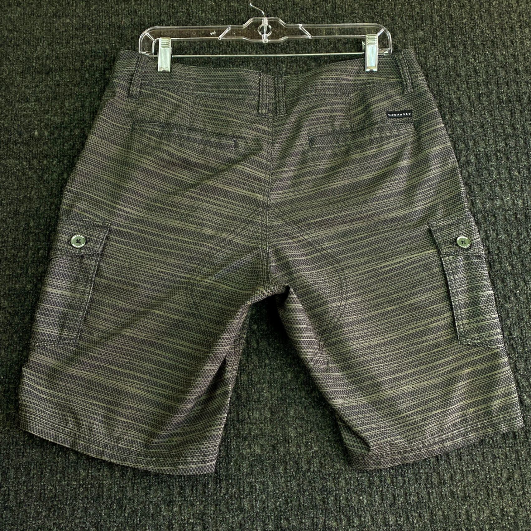 Oakley VINTAGE Oakley Board Shorts Bottom 33 Men Green Black SnakeSkin 90s Surfing Quick Dry Geometric Pattern Swim Trunks Size US 33 - 3 Thumbnail