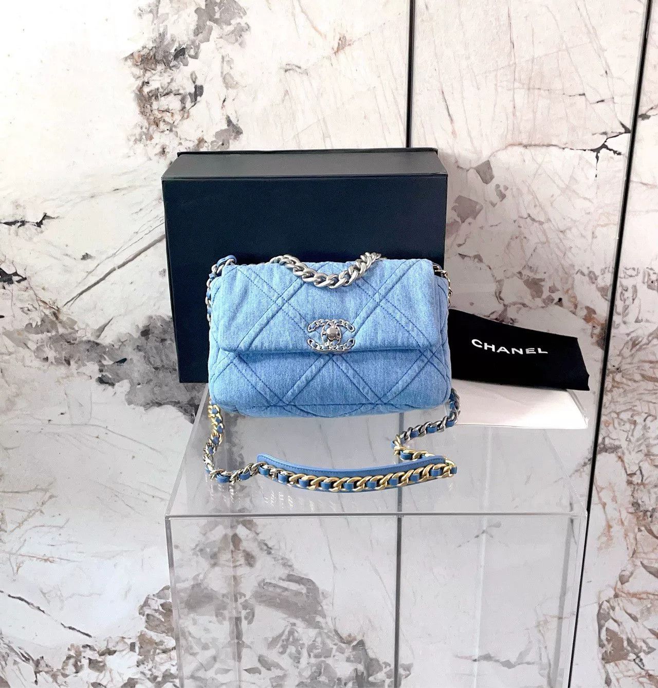 Chanel Pre-loved Bag Very good condition Size ONE SIZE - 1 Thumbnail