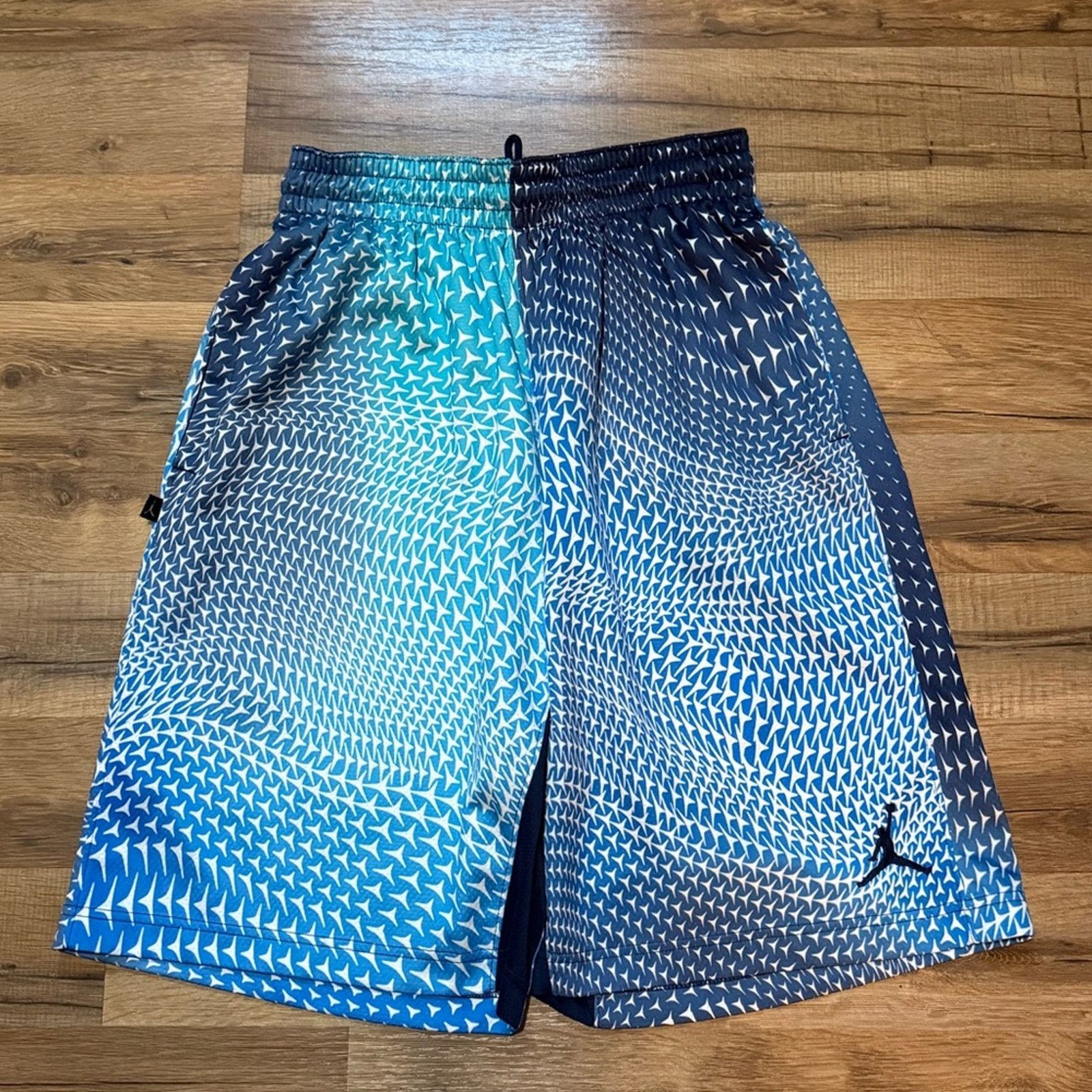 Jordan Brand Jordan Shorts Size US 27 - 1 Thumbnail