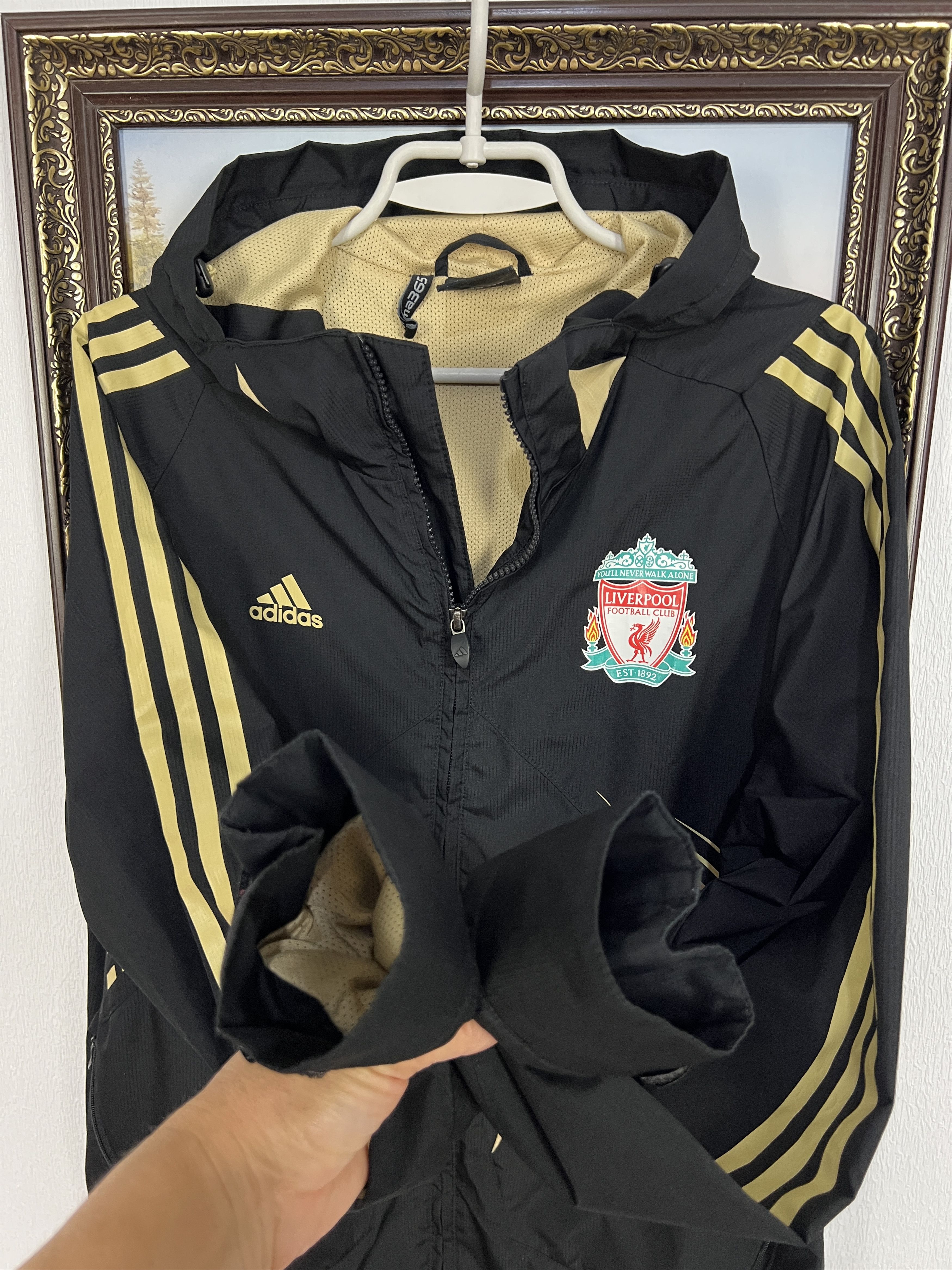 Adidas Vintage Adidas Liverpool Football Hooded Jacket Soccer Size US M / EU 48-50 / 2 - 8 Thumbnail