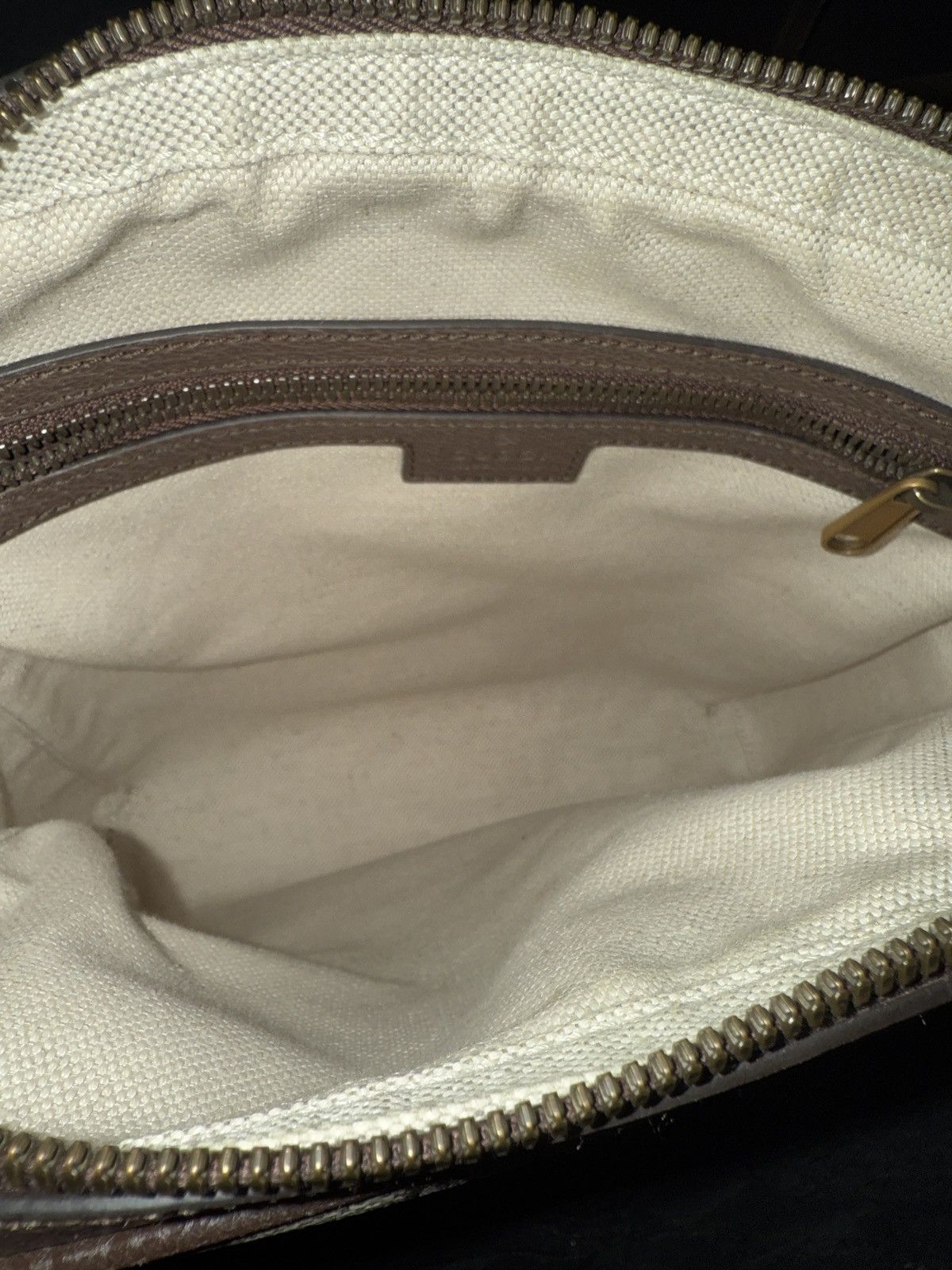 Gucci 2025 GUCCI SIDE BAG WORN 2X BEST CONDITION Size ONE SIZE - 4 Thumbnail