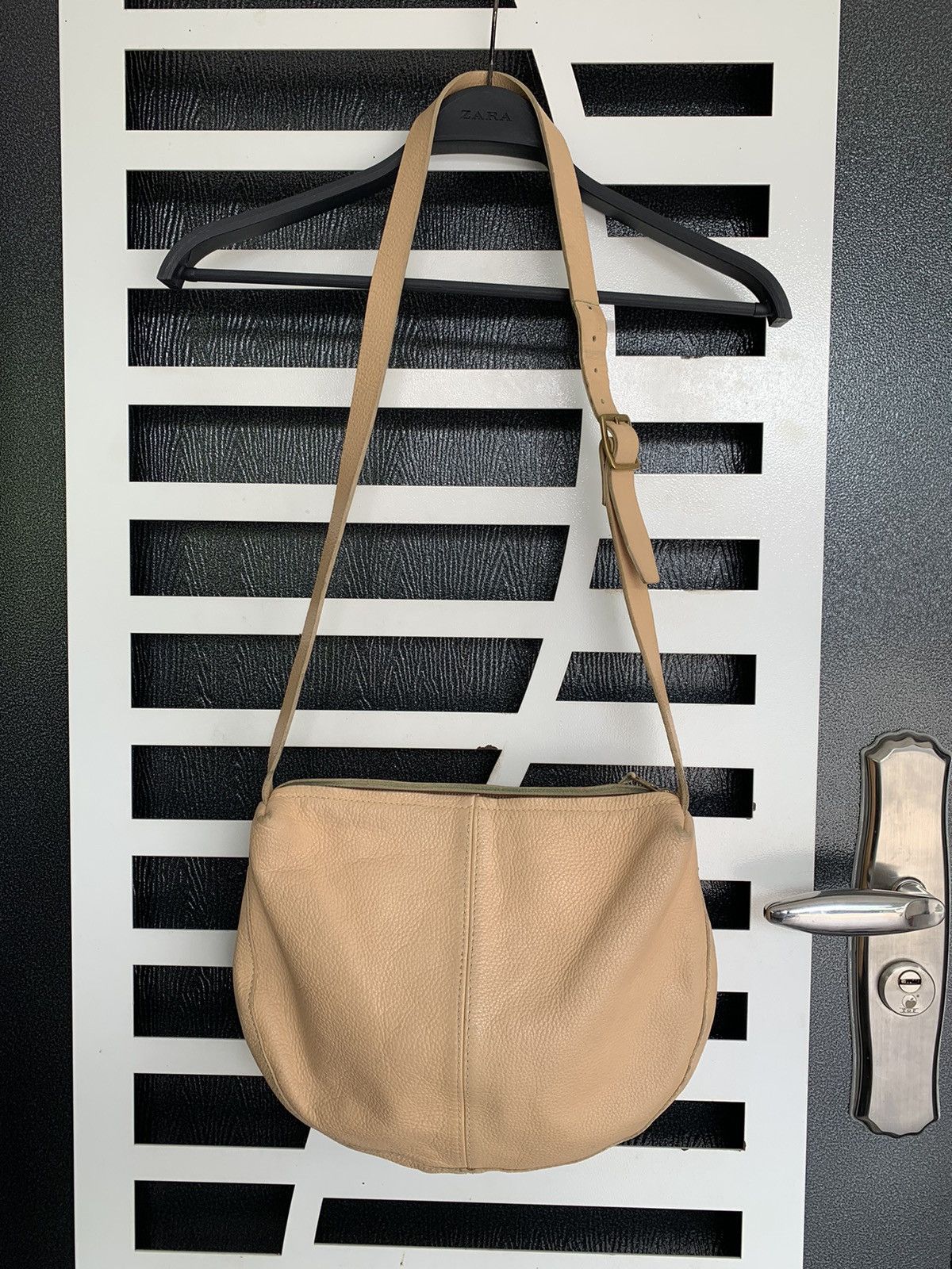 Japanese Brand KOOS Leather Sling Bag Size ONE SIZE - 2 Thumbnail