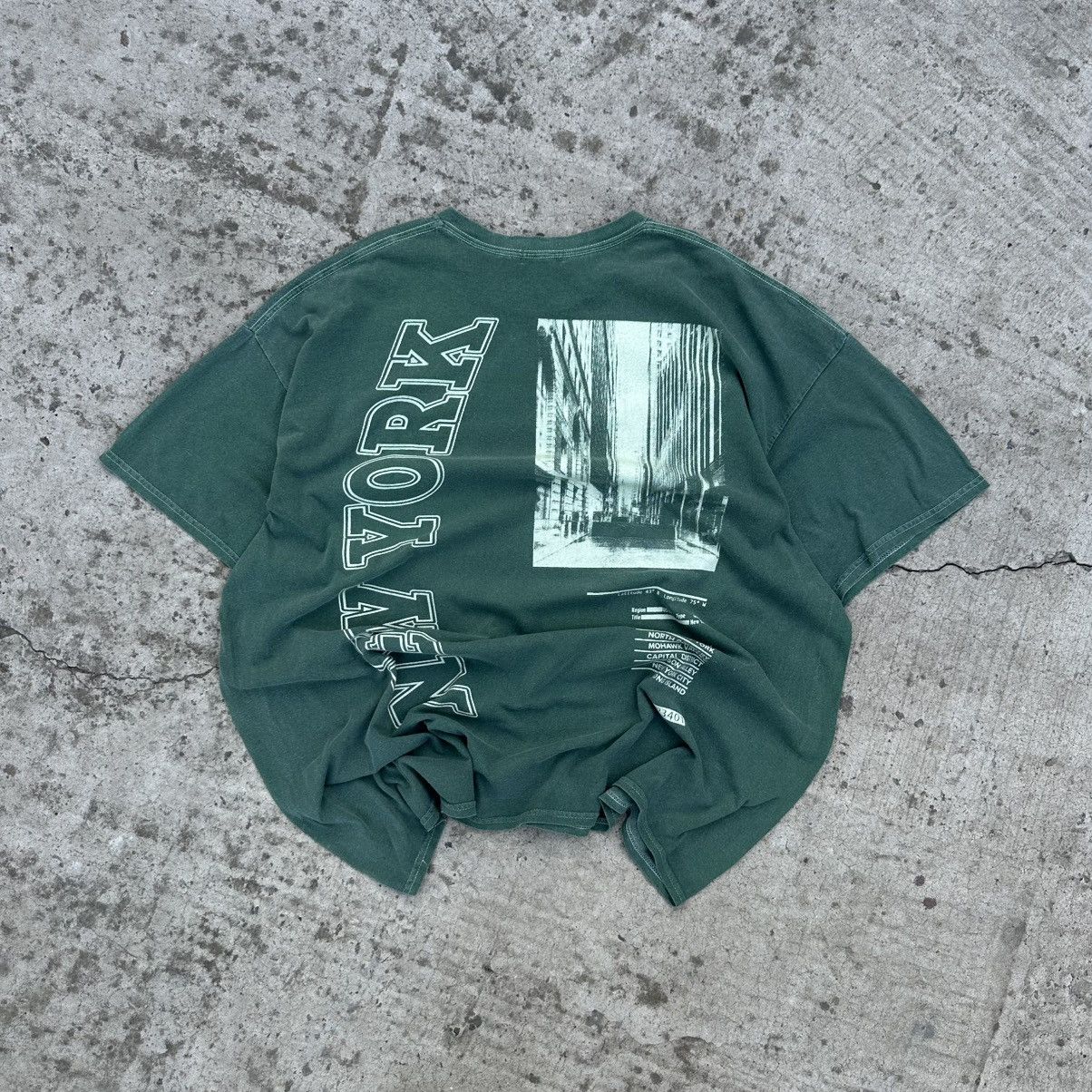 The Men's Store Vintage New York T-shirts Big Logo Green Size 3XL Y2K 00S Size US XXL / EU 58 / 5 - 1 Thumbnail