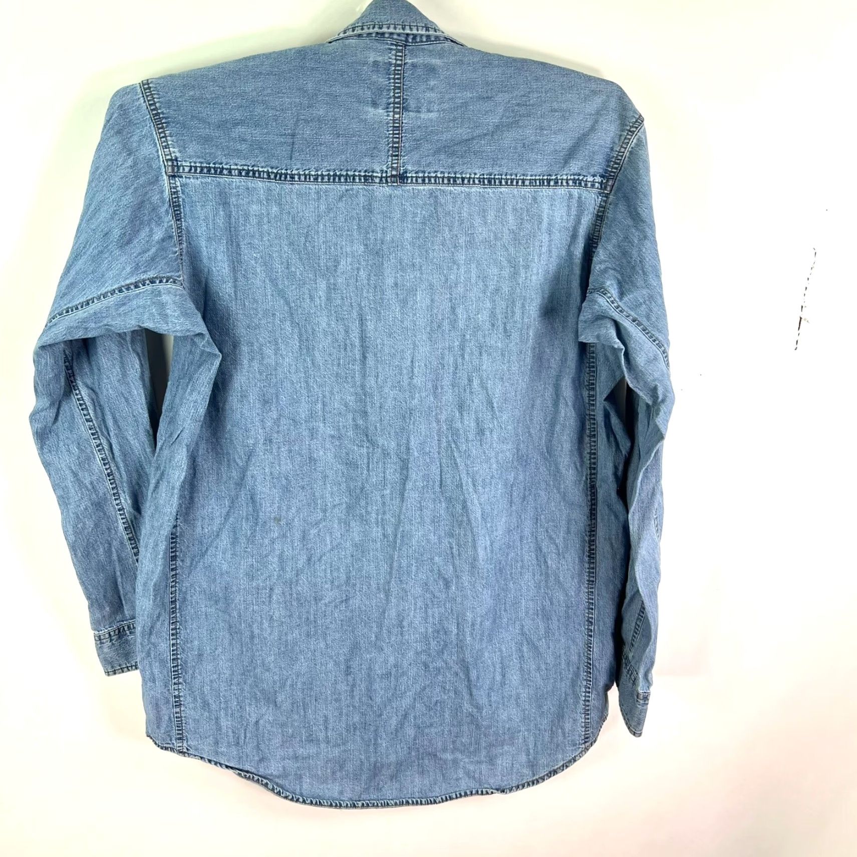 Wrangler VINTAGE Wrangler Riggs Denim Button-Down Shirt Mens XL Blue Long Sleeve Regular Fit 34in Size US XL / EU 56 / 4 - 6 Thumbnail