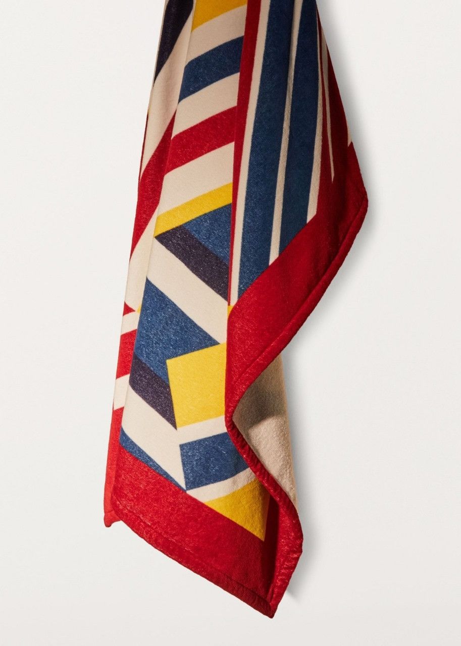 Loro Piana o1srvl11e0624 Size: OS FAM9970 Portofino Beach Towel in Red Size ONE SIZE - 1 Thumbnail