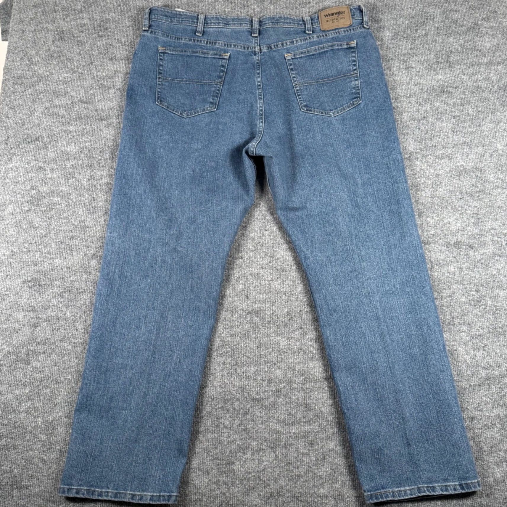Wrangler VINTAGE? Nope. Wrangler Mens Jeans 40x30 Blue Classic Straight Leg Denim Pants Workwear Cowboy Size US 40 / EU 56 - 3 Thumbnail