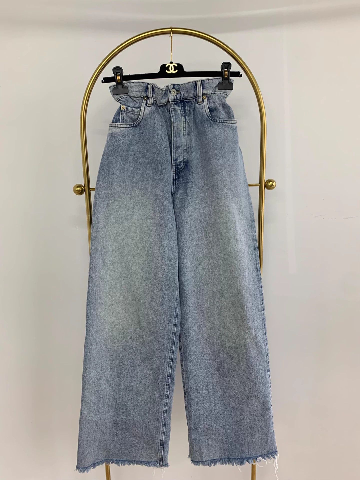 Miu Miu MIU MIU Bubble Denim Wide-Leg Jeans 25 Elastic Waist New Size 25" / US 0 / IT 36 - 1 Thumbnail
