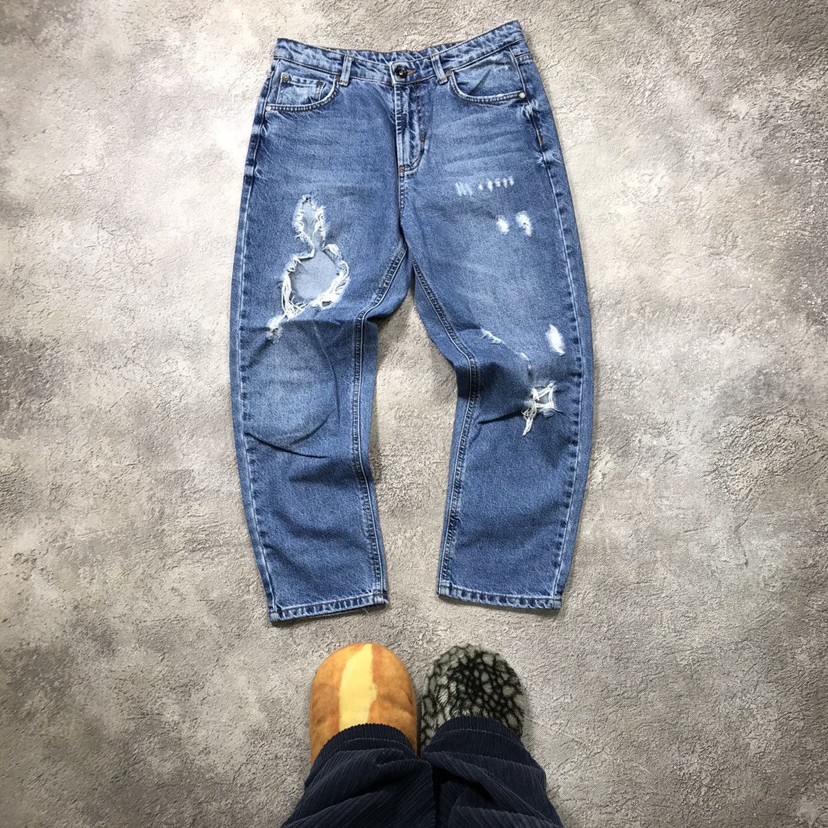 Vintage Vintage Y2K Distressed Baggy Jeans Skate Grunge Thrashed 28 Size US 28 / EU 44 - 1 Thumbnail