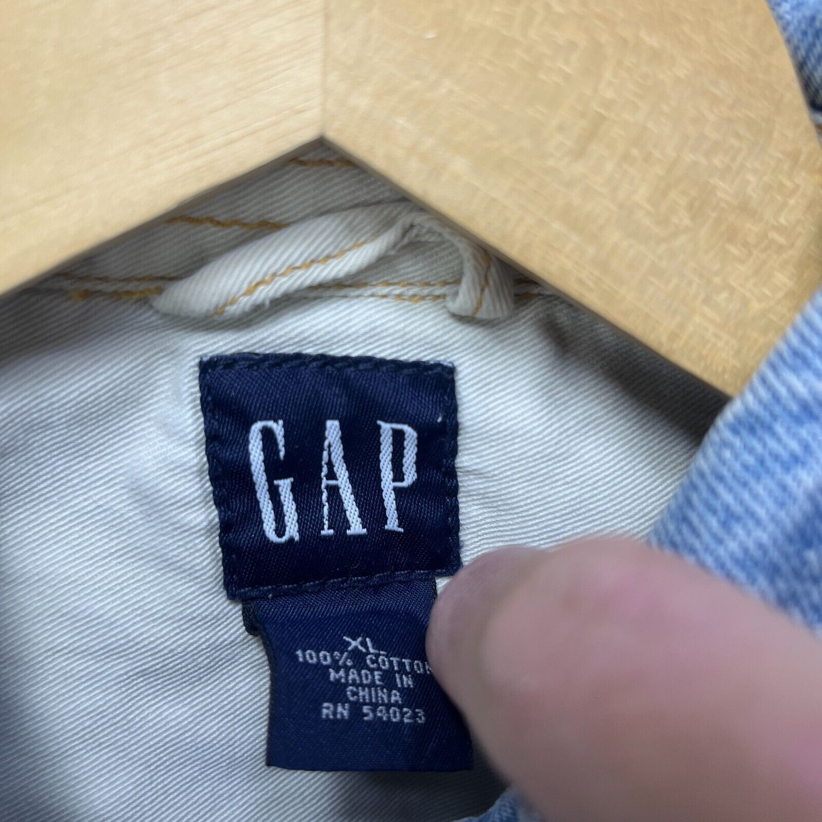 Gap × Vintage Vintage Gap Denim Jacket Light Wash Womens Small Retro Y2K Size S / US 4 / IT 40 - 5 Thumbnail