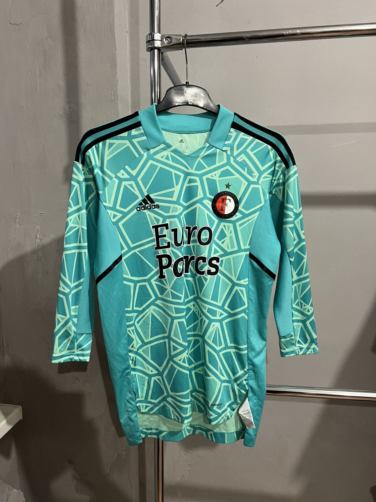 Adidas 2022/23 FEYENOORD ROTTERDAM #16 GO PLAYER ISSUED SOCCERSHIRT Size US S / EU 44-46 / 1 - 2 Thumbnail