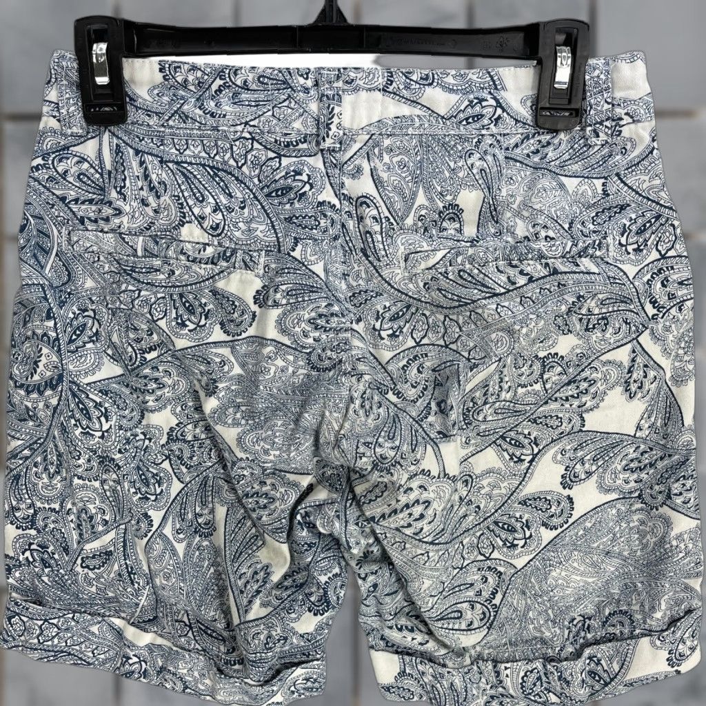Vintage Marfinno Shorts 26 Blue White Paisley Beach Casual Womens Regular 100% Cotton "mid" Rise 6.5 Inseam waistband 36 Size 26" / US 2 / IT 38 - 1 Thumbnail